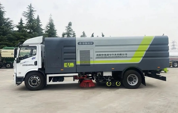 凌宇純電動(dòng)洗掃車(chē)的特點(diǎn)詳解！出色在哪？