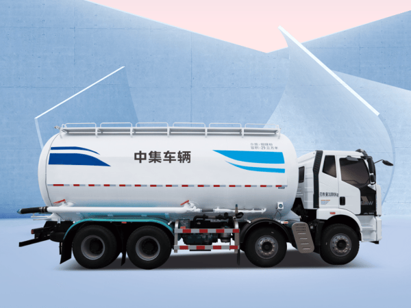 中集車輛粉罐家族實(shí)力登場(chǎng)，揭秘粉粒物料運(yùn)輸車的"高效可靠"之道！