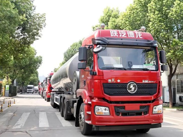 疫情之下，海外客戶線上訂車，20臺凌宇罐車批量交付！