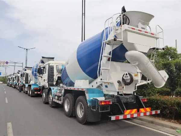 夏日炎炎，凌宇超甜！60臺(tái)“藍(lán)胖子”奔赴華南